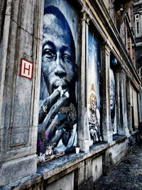 street art in brussels, belgium